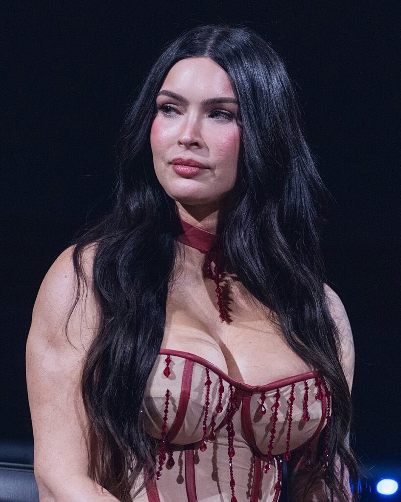 Alt = Megan Fox at a Q&A for Jennifer's Body in Los Angeles, California. Jennifer's body 2