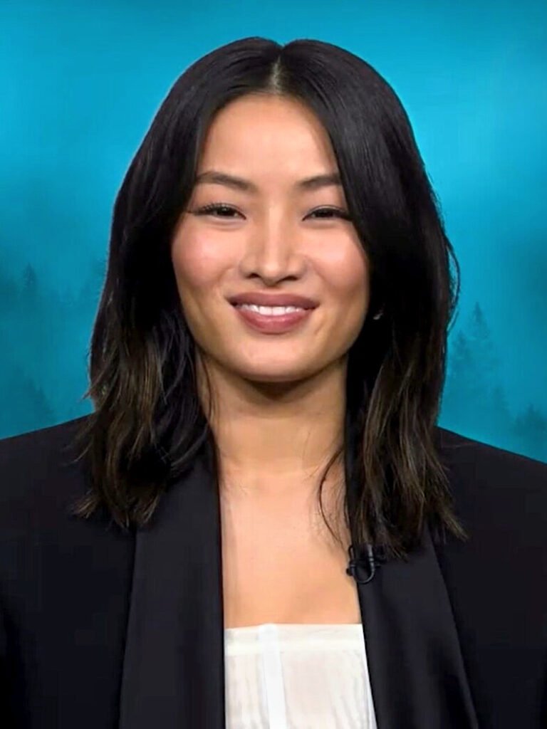 Alt = Interview: Anna Sawai on Vimeo
SIDEWALKS host Lori Rosales interviews actor / singer Anna Sawai ("F9," Monarch: Legacy of Monsters"), 
Monarch Legacy Monsters S2 Review