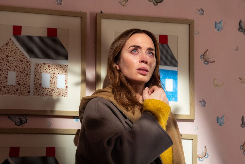 Alt = Emily Blunt in DISCLOSURE DAY, directed by Steven Spielberg. ©Universal Studios. All Rights Reserved.