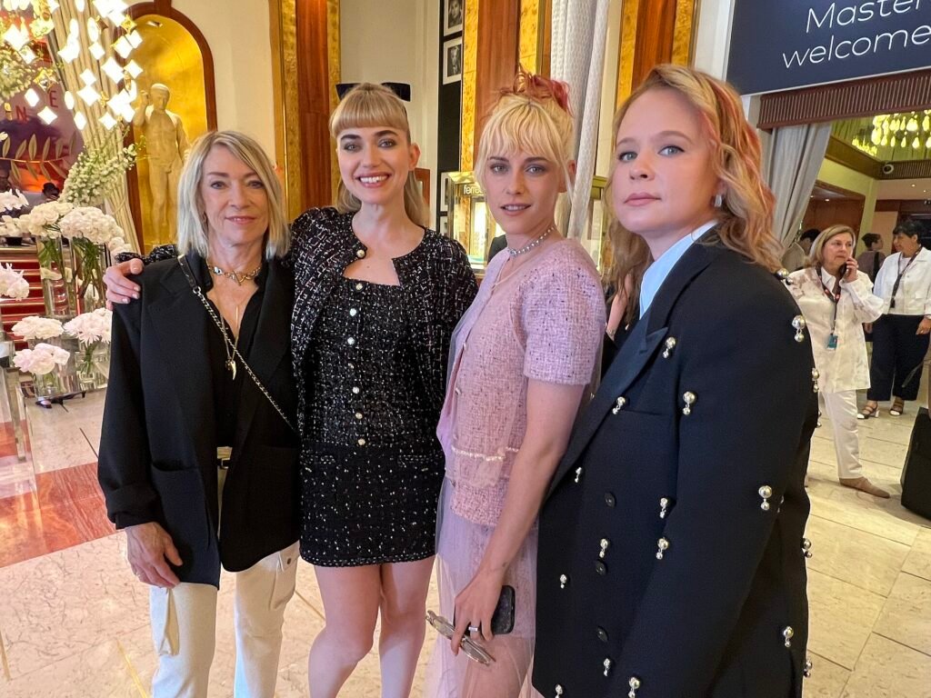 Alt = Stars Kim Gordon, Imogen Poots, with director Kristen Stewart, Thora Birch before Cannes red carpet
By DM10-Redux ©under the Creative Commons Attribution 4.0 International
