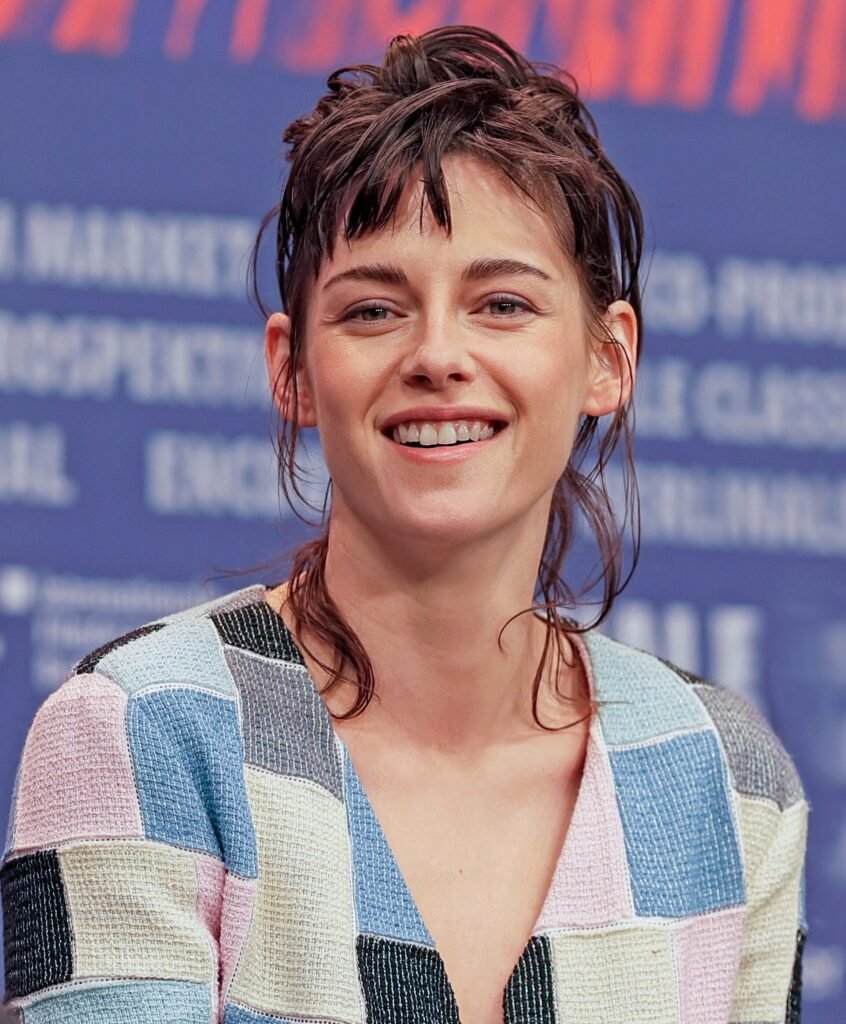 Alt = Kristen Stewart at Berlinale 2024

Elena Ternovaja

Creative Commons Attribution-Share Alike 3.0
The Chronology of Water review