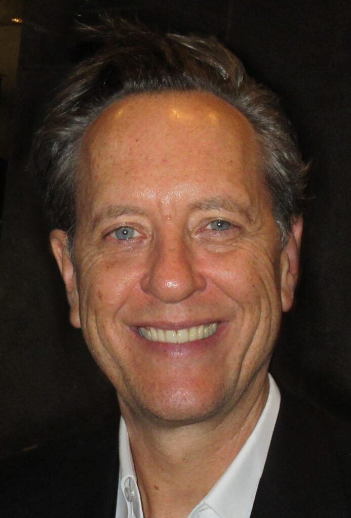 Alt = Actor Richard E. Grant By Greg2600
©Creative Commons Attribution-Share Alike 2.0
Savage House Review