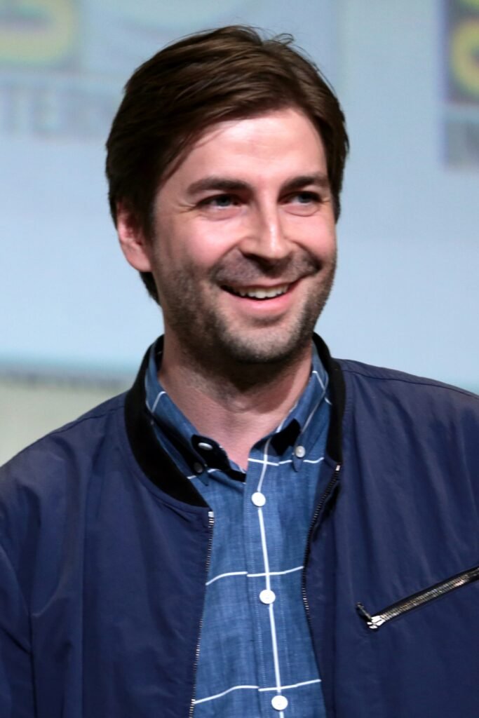 Alt = Director Jon Watts speaking at the 2016 San Diego Comic Con International, for Spider-Man: Homecoming, at the San Diego Convention Center in San Diego, California. By Gage Skidmore ©Creative Commons Attribution-Share Alike 2.0
