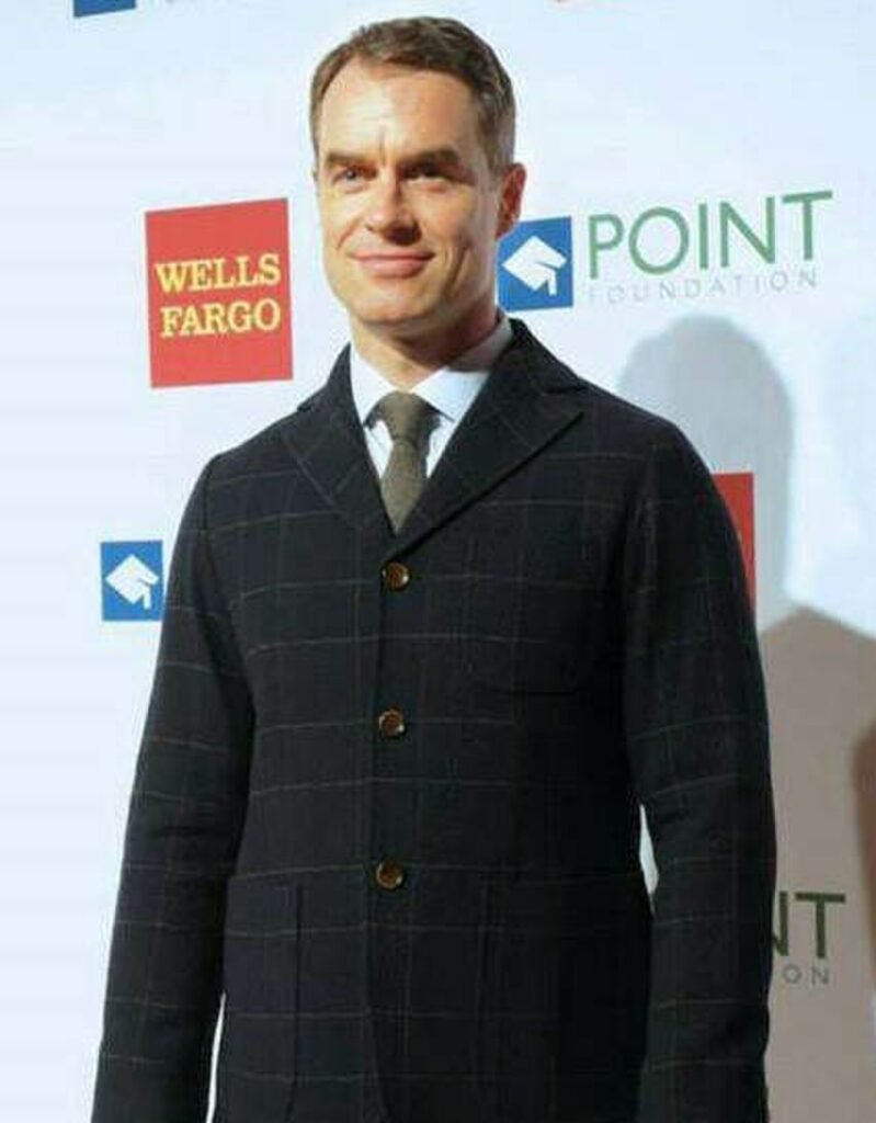 Alt = Actor Murray Bartlett attends The Point Foundation's Annual Point Honors New York Gala at New York Public Library By eeeannie20k ©Creative Commons Attribution-Share Alike 2.0
The Death Of Robin Hood Review