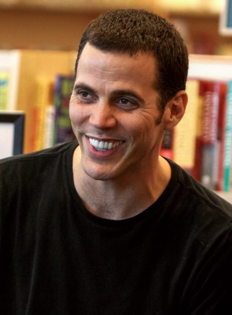 Alt = Steve-O at a book signing in Phoenix, Arizona. By Gage Skidmore ©Creative Commons Attribution-Share Alike 3.0