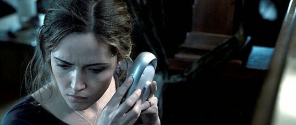 Alt = Rose Byrne in James Wan's Insidious (2010) ©Sony Pictures Industries, Inc. and Blumhouse Productions, LLC. All rights reserved.
Insidious 2010 Movie Review