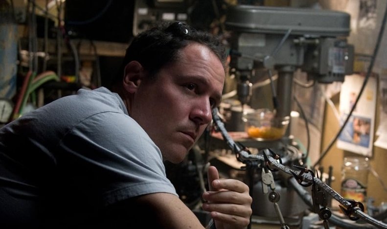 Alt = director Jon Favreau on the set of Iron Man 2 ©Marvel Studios and the Walt Disney Company. All rights reserved.
Iron Man 2 Review