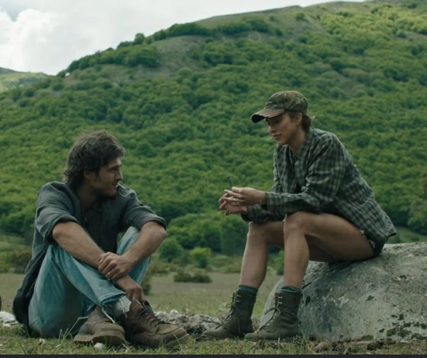 Alt = (L-R) Jacob Elordi as Hig and Margaret Qualley as Cima in 20th Century Studios' THE DOG STARS. Photo by Fabio Lovino. © 2026 20th Century Studios. All Rights Reserved.
The Dog Stars Movie Review