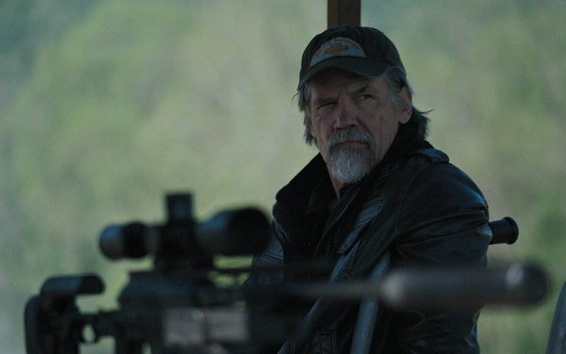 Alt = Josh Brolin in 20th Century Studios’ THE DOG STARS. Photo by Fabio Lovino. © 2026 20th Century Studios. All Rights Reserved.
The Dog Stars Movie Review