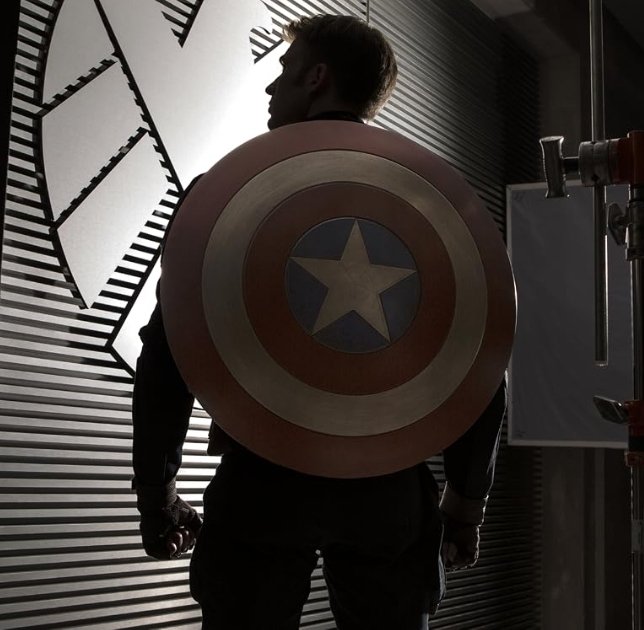Alt = Chris Evans In Captain America: The Winter Soldier (2014) ©Marvel Studios and the Walt Disney Company. All rights reserved
Captain America: The Winter Soldier Review