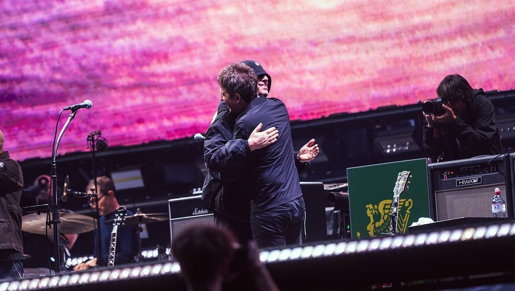 Alt = English rock band Oasis performing at Wembley Stadium in London, England, on September 28, 2025, as part of their Oasis Live '25 Tour By Raph_PHb ©Creative Commons Attribution 4.0
Oasis: Don’t Look Back in Anger Review