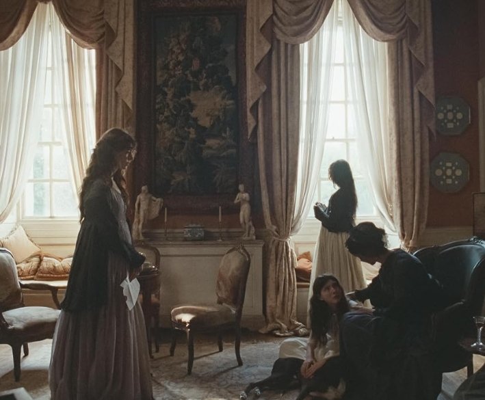 Alt = Daisy Edgar-Jones, Bodhi Rae Breathnach, Caitríona Balfe and Esmé Creed-Miles, in Sense and Sensibility (2026) Photo by Courtesy of Focus Features/ Universal Pictures.
Sense And Sensibility 2026 Review