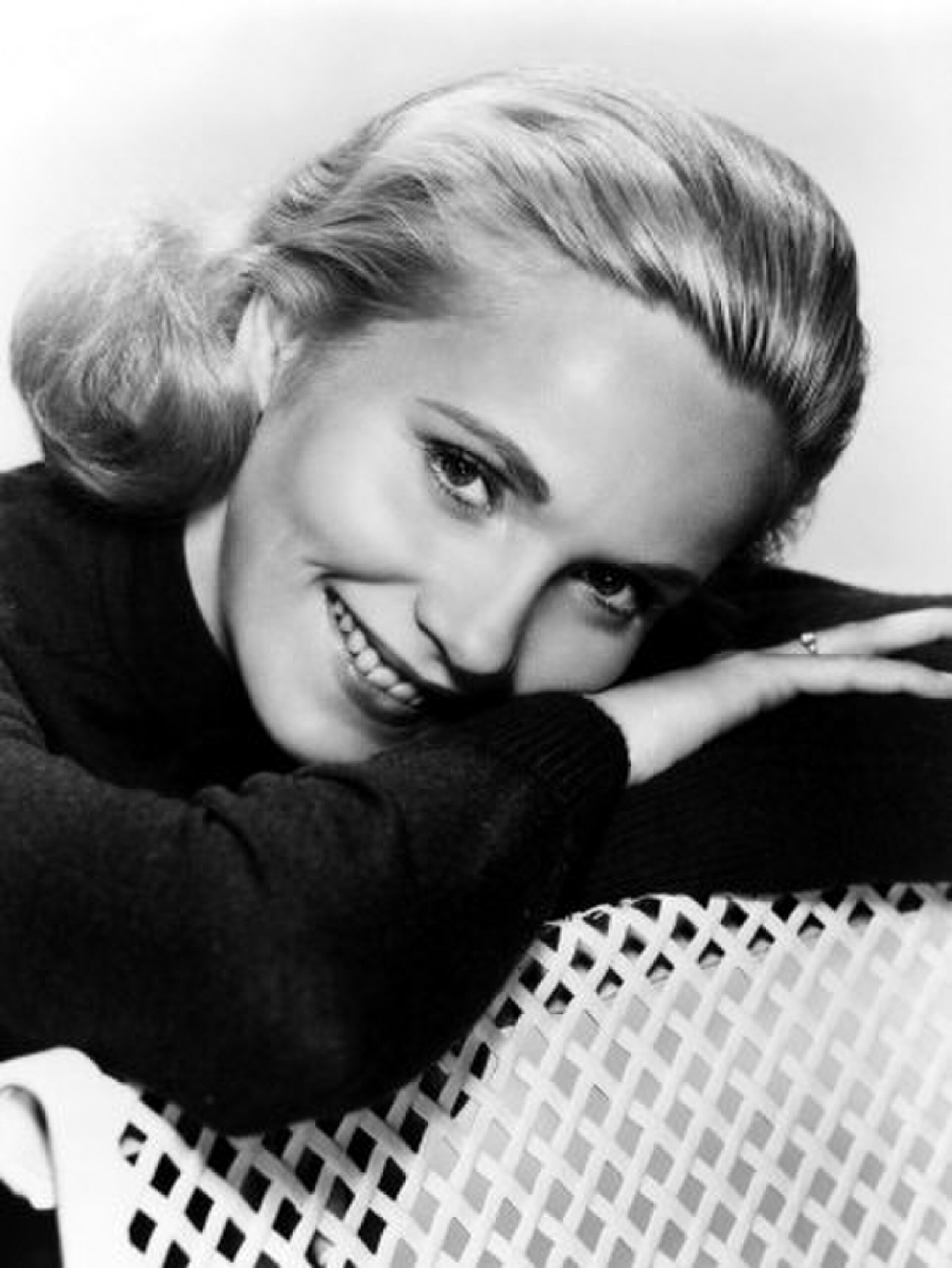 Read more about the article Eva Marie Saint Passes Away at 102
